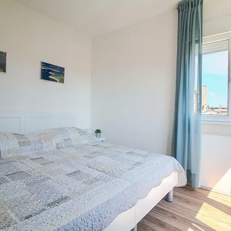 Nella Apartment Split